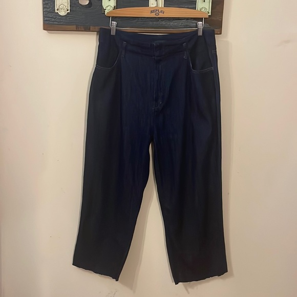 2/$25 Uniqlo Dark Wash Relaxed Fit Cut Off Jeans Size 32 - Picture 6 of 16